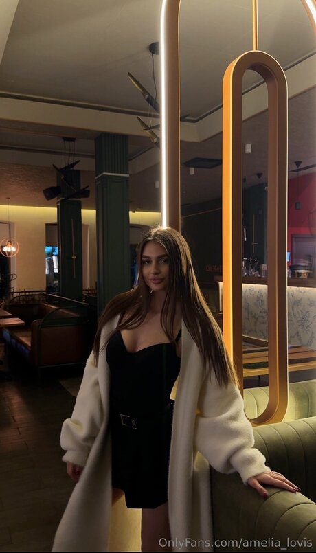 Amelia Lovis jolie actrice galerie