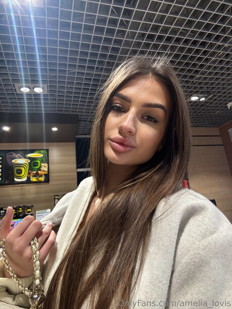 Amelia Lovis art star du porno galerie