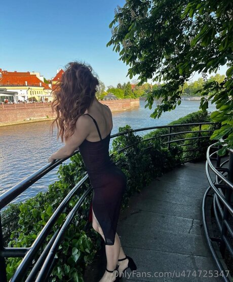 tatouages ​​blonds onlyfans chaud adulte img