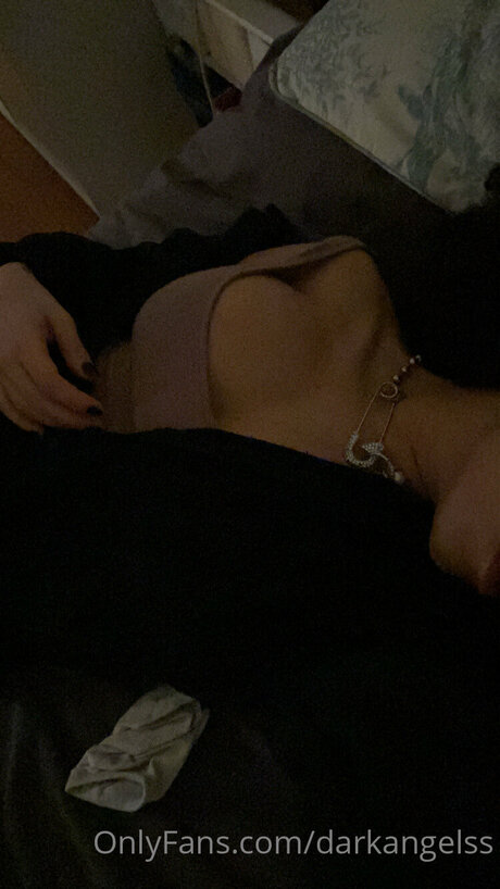 Darkangelss modèle joli photo