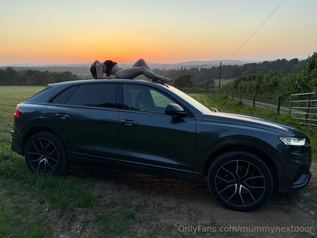 Mummynextdoor actrice érotique photos