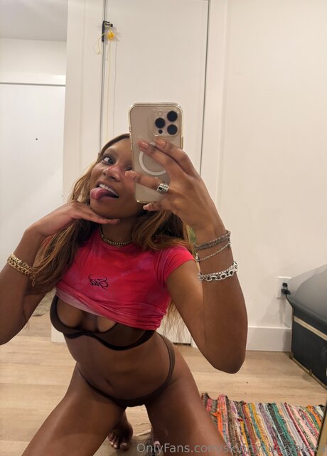 Skinnycurvyalexa actrice de nus img