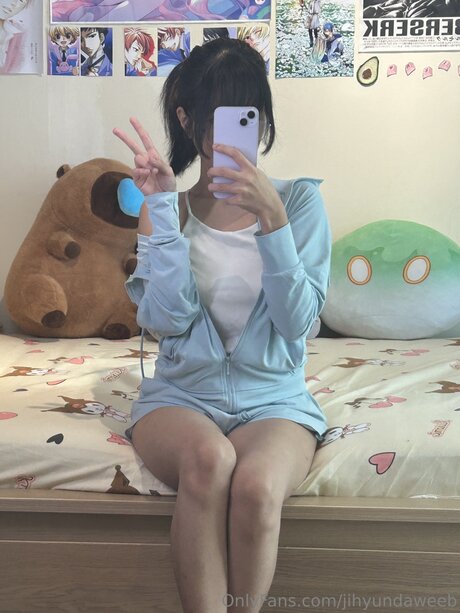 Jihyundaweeb jolie star du porno galeries