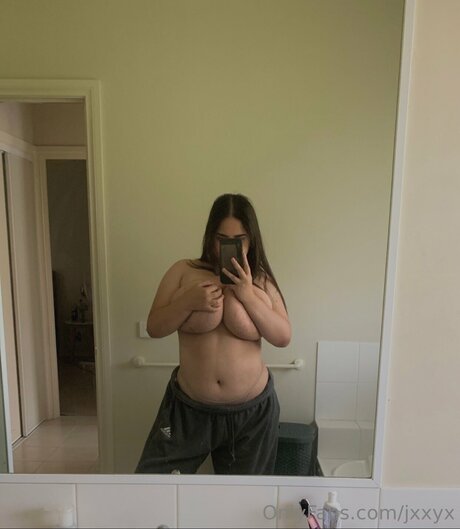 Bemyjxy modèle xxx des photos