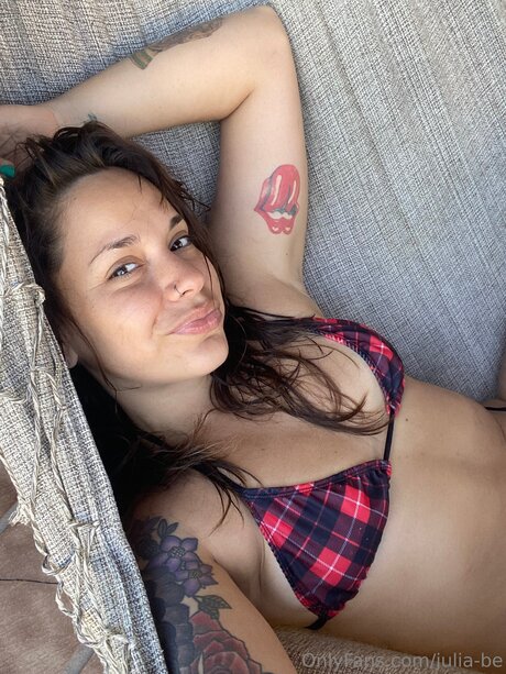 Julia Be beau modèle image