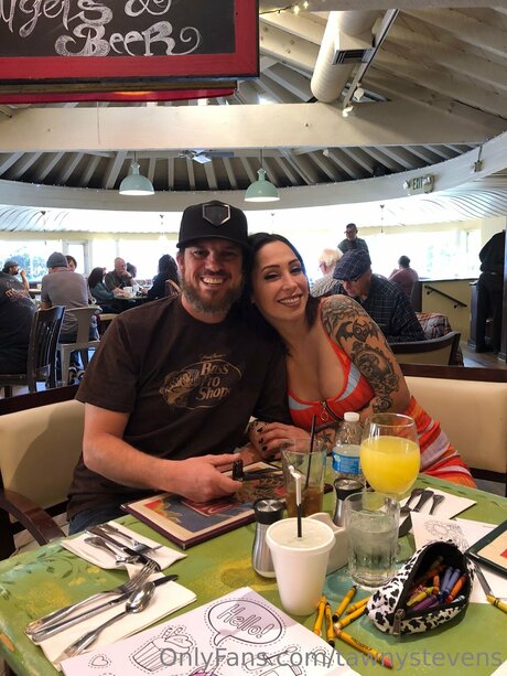 Tawnystevens modèle chaud img