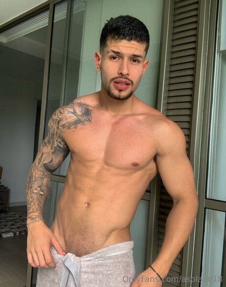 Asolano18 étoile érotique photo