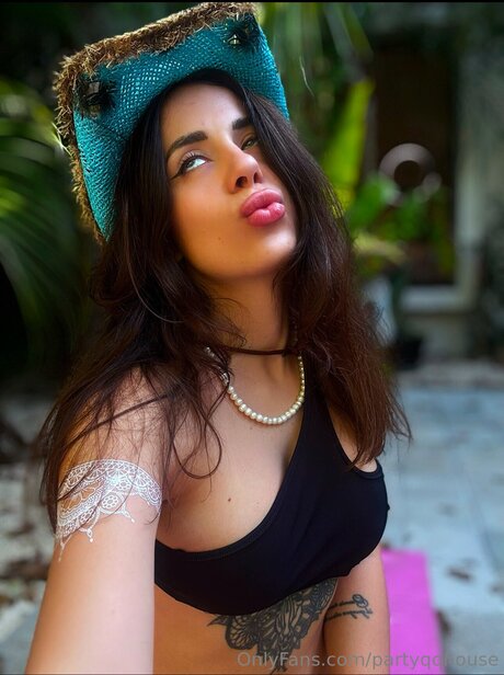 cheveux bleus onlyfans assez exclusif image