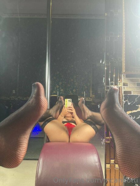 Mcandotti nus star du porno collection