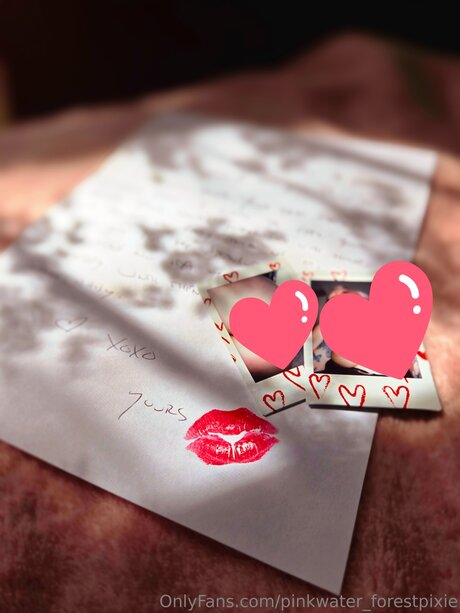 Pinkwater Forestpixie star érotique des photos