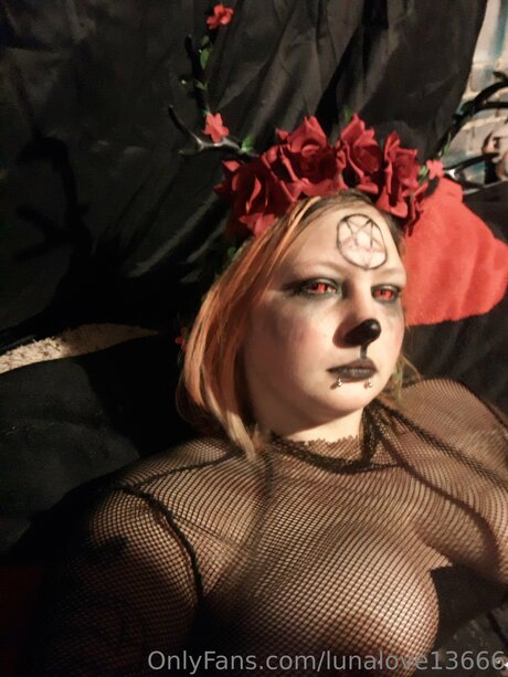 Lunalove13666 modèle de sexe archive