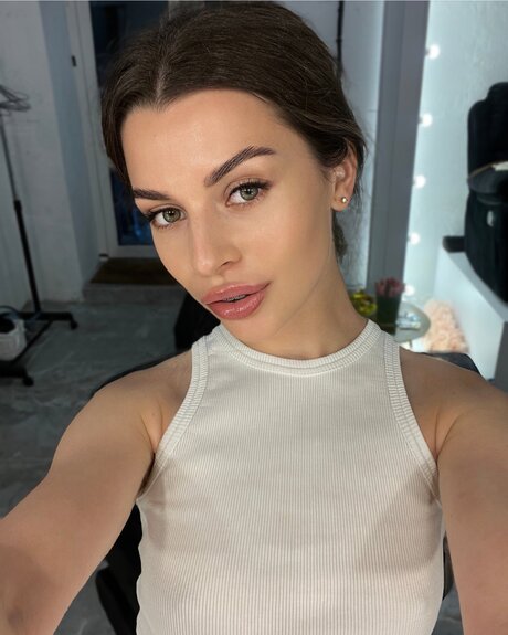 Cutie Karina beau modèle galeries