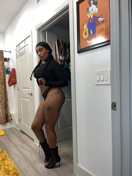 Yourfavgirlrw étoile photos