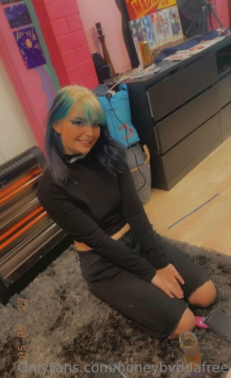 Honeybvddafree modèle hd des photos