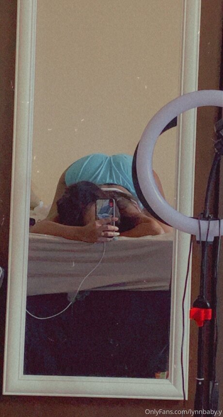 Lynnbaby Y actrice de nus des photos