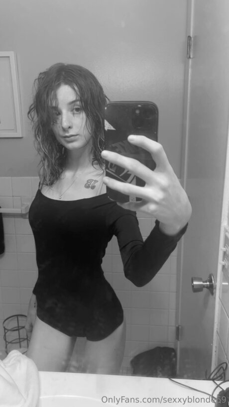 Sexxyblonde69 étoile sympa photo