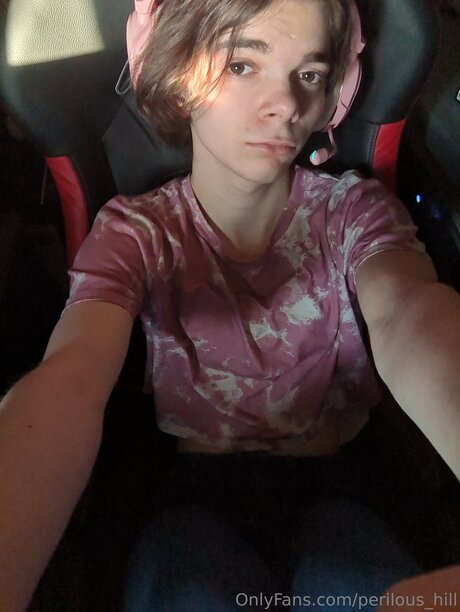 Perilous Hill belle actrice galeries