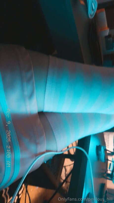 Perilous Hill actrice porno photo