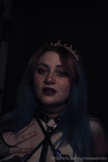 Juniebeejones top star archive