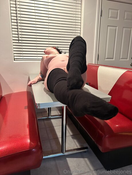 Juniebeejones star du sexe photo