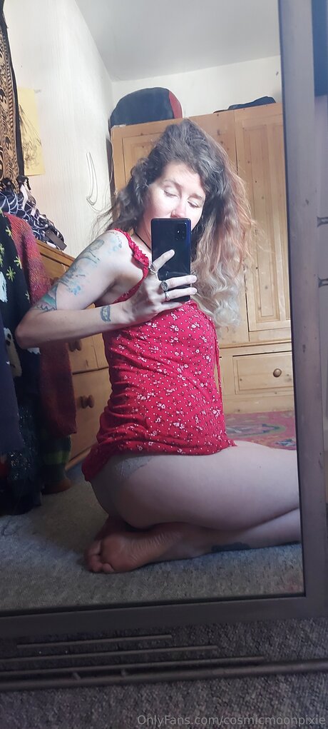 Cosmicmoonpixie modèle de sexe photos