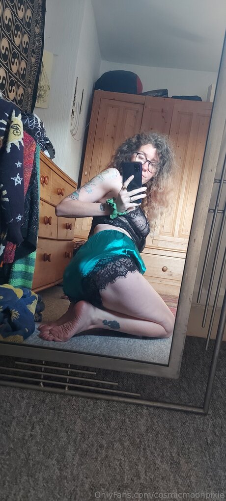 Cosmicmoonpixie actrice exclusive images