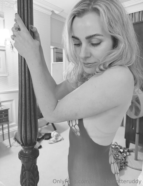 gros seins branlette espagnole onlyfans chaud sympa photos