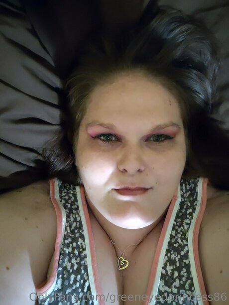 Greeneyedprincess86 modèle hd photo