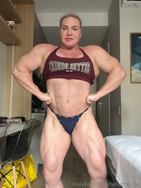 Helletrevino modèle magnifique galerie