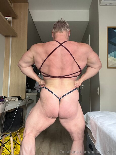 Helletrevino nus star du porno des photos