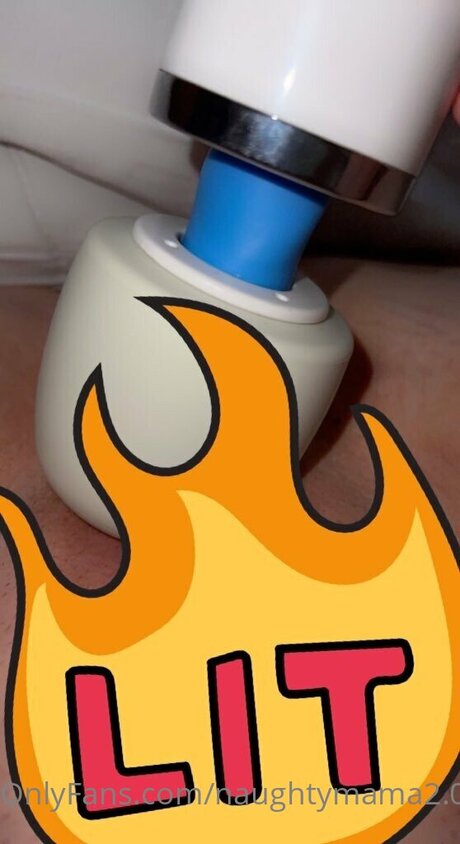 Naughtymama2 0 top star img