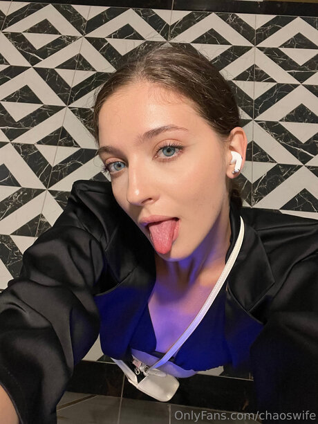 Chaoswife star du porno belle image