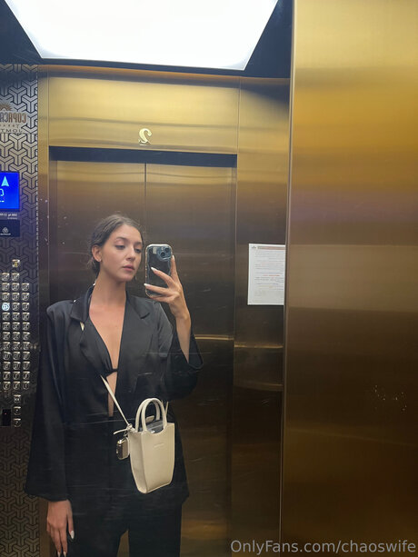 Chaoswife actrice nue des photos