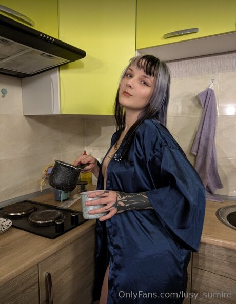 Lusy Sumire modèle sympa images