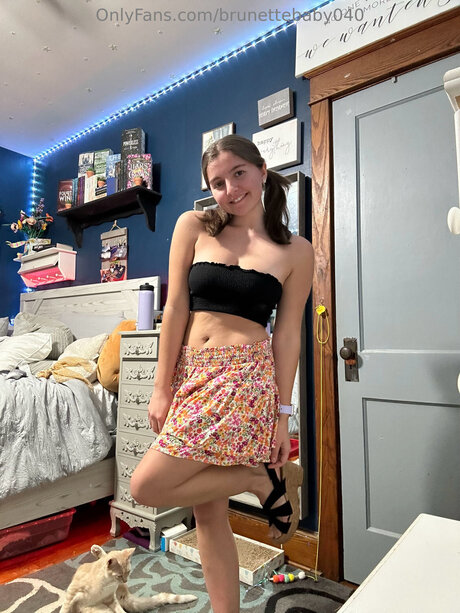 Brunettebaby040 actrice libre galeries