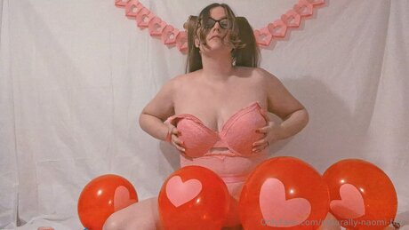 Naturally Naomi Free actrice libre galeries