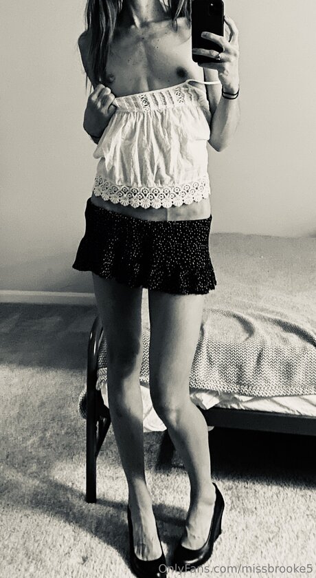 Missbrooke5 haut de star du porno image