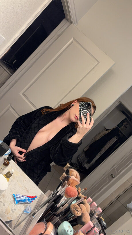 Saturn Sparks star du porno érotique archive