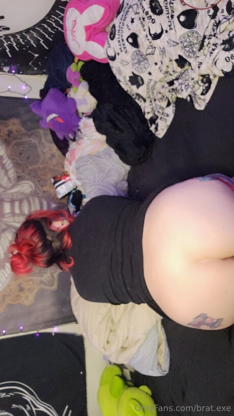 Bigtiddygothmommyuwu étoile nue photo