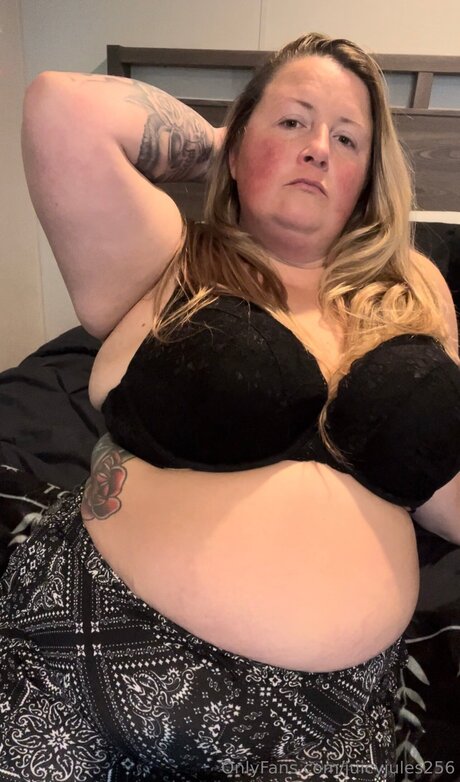 Juicyjules256 modèle gratuit image