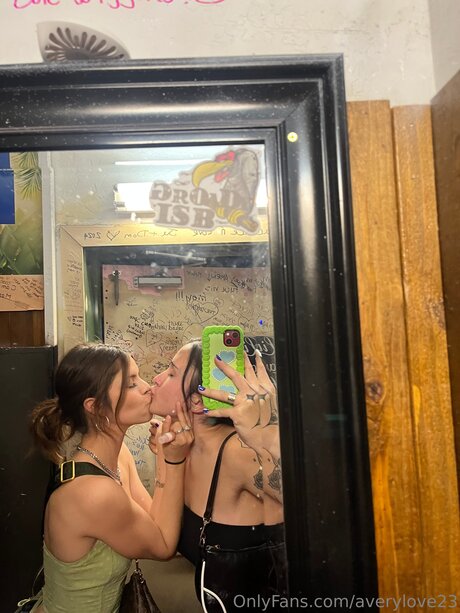 Averylove23 modèle artistique collection