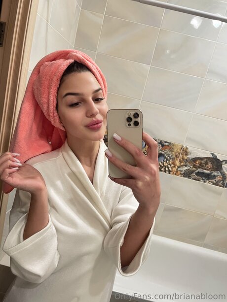 Brianabloom étoile adulte photos