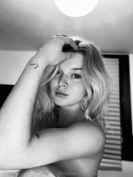 Kamiilamontoya star du porno gratuit img