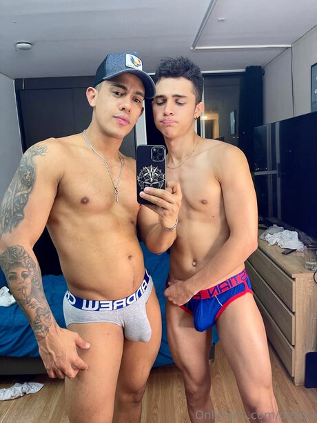 Deit19 modèles nus img