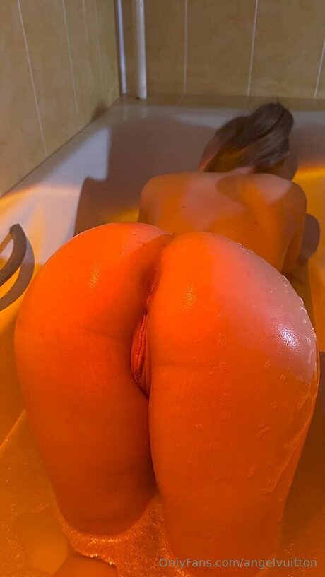 Angelvuitton modèle porno des photos