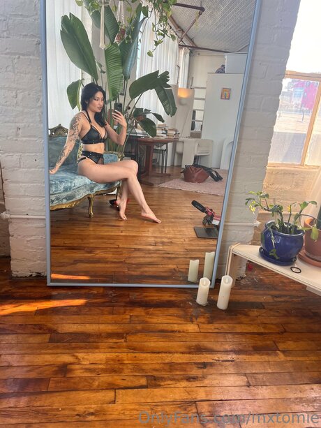 Mxtomie modèle magnifique galeries