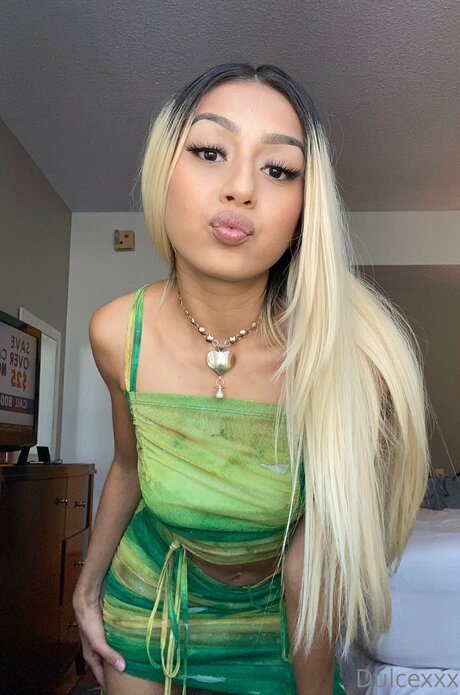 Latinabarbie96 art star du porno photo