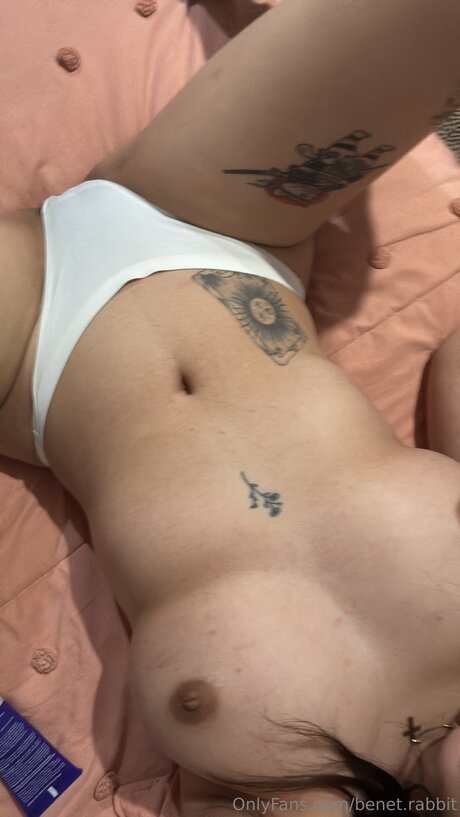 Benet Rabbit star du porno gratuit images