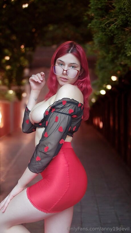 Anny19devil étoile parfaite des photos