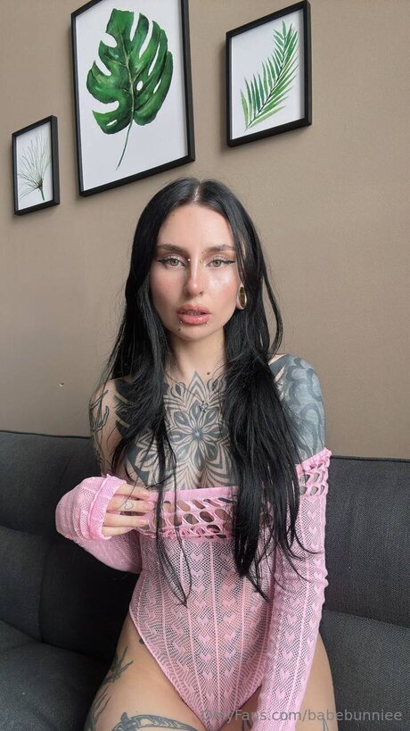 Babebunniee modèle magnifique photos